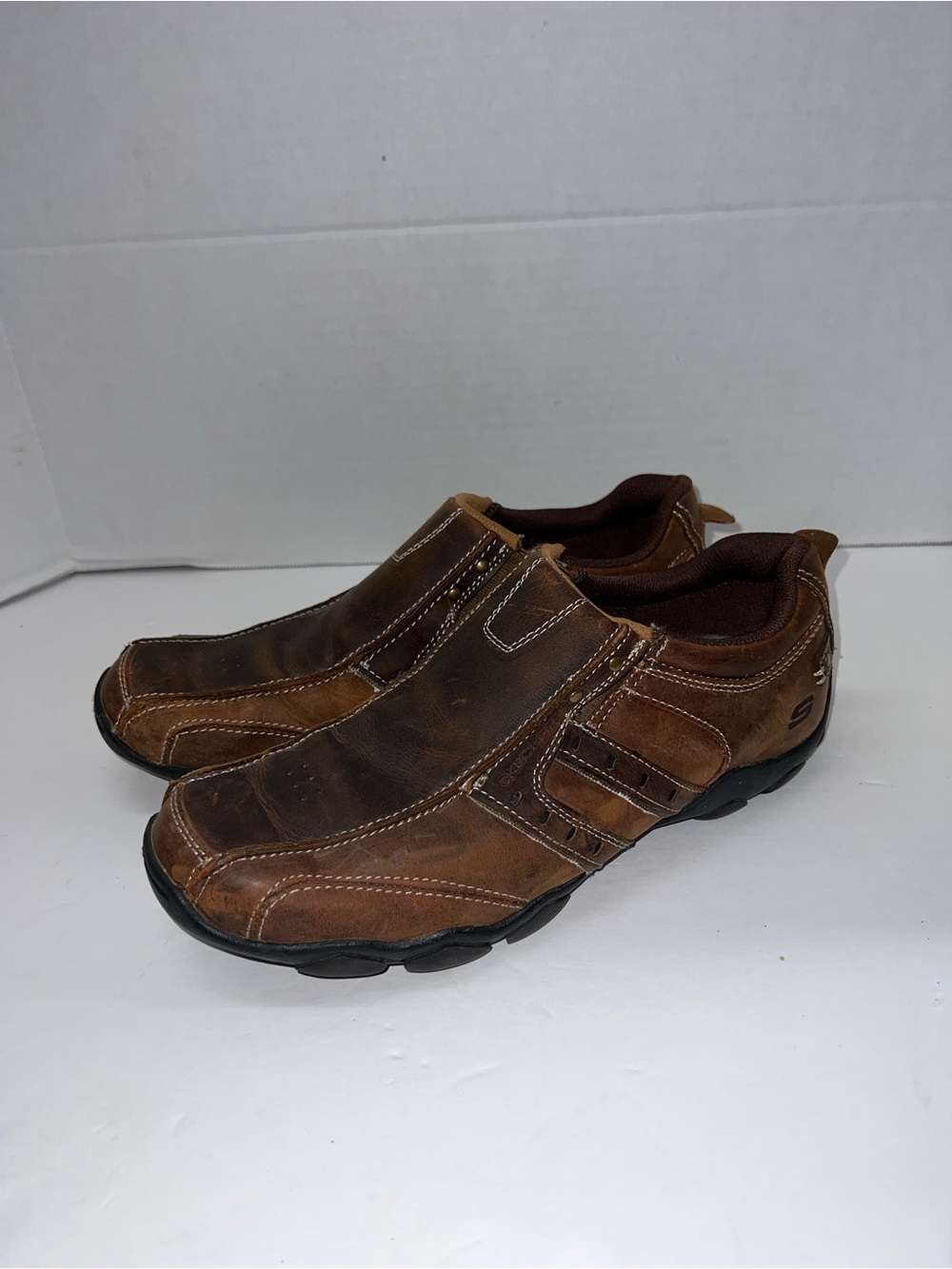 Skechers Men’s Dismeter Brown Leather Slip-On Casual Loafers Shoes